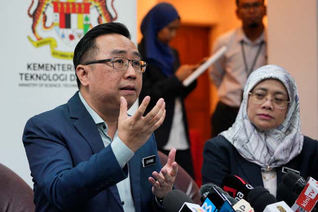 Malaysia&#39;s Minister of Science, Technology and Innovation Chang Lin Kang speaks during a press conference in Kuala Lumpur, Malaysia, Tuesday, Oct. 24, 2023. Australian miner Lynas Rare Earth has won a reprieve until March 2026 to continue its activities in its Malaysian plant that produce radioactive waste material. Science Minister Chang Lih Kang said Malaysia agreed to give Lynas time to implement a new process to extract radioactive element from rare raw earth that it imports and from the waste itself. (AP Photo/Vincent Thian)