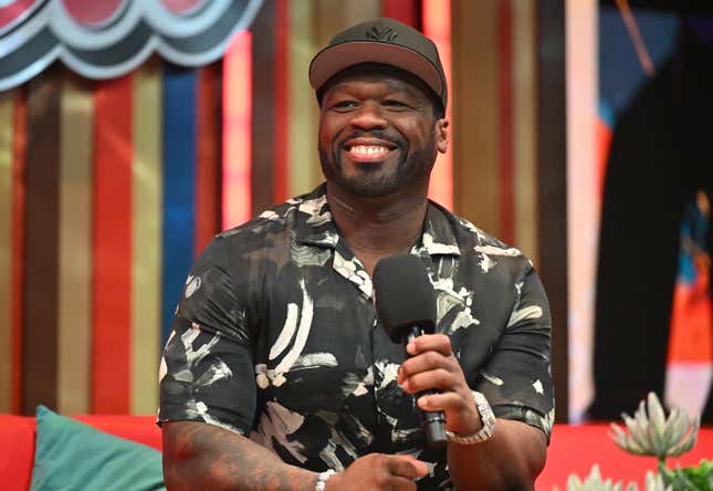 ATLANTA, GÉORGIE - 25 AOÛT : Curtis « 50 Cent » Jackson s’exprime sur scène lors du 3e jour de l’Invest Fest 2024 au Georgia World Congress Center le 25 août 2024 à Atlanta, en Géorgie. 