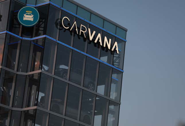 Image for article titled Carvana Can't Stop Bleeding Money
