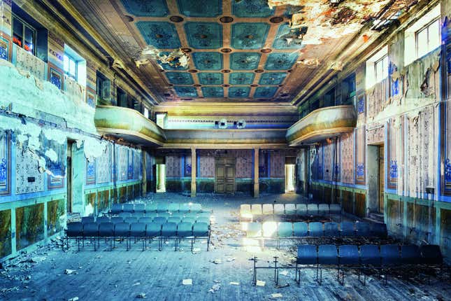 Image for article titled This photographer captures the eerie charm of the world’s abandoned palaces