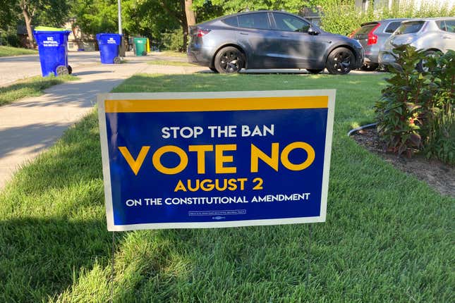 Image for article titled Kansas Will Recount Landslide Abortion Vote By Hand If This Right-Wing Activist Can Pay for It