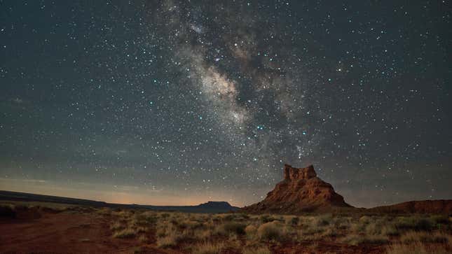 Dies stammt aus einem Zeitraffer, der im Valley of the Gods, Bears Ears National Monument, aufgenommen wurde.