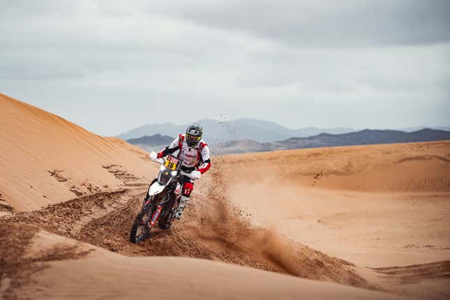 Image for article titled The Harrowing Beauty of the 2023 Dakar Rally