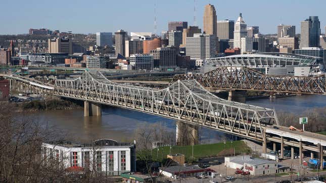 A photo of a city skyline in Ohio. 