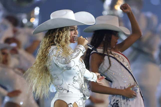 Beyoncé performs with daughter, Blue Ivy, during the halftime show for the game between the Baltimore Ravens and the Houston Texans at NRG Stadium on December 25, 2024 in Houston, Texas.