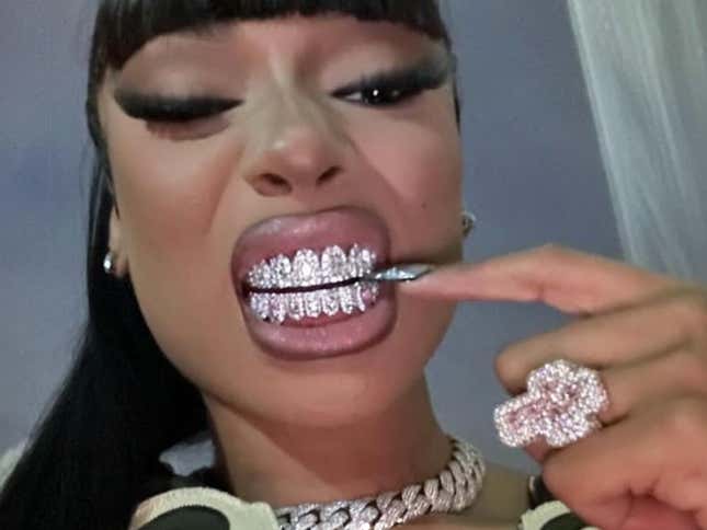 Image for article titled The Rise of Celebrity Teeth &#39;Grillz&#39;