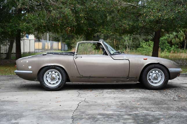 Image for article titled At $16,950, Is This 1967 Lotus Elan SE Project Worth Whipping Out The Plastic?