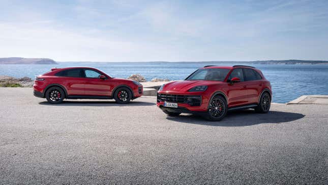 Deux Porsche Cayenne rouges