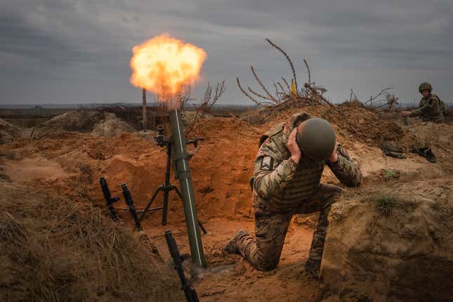 Soldiers of Ukraine&#39;s National Guard 1st brigade Bureviy (Hurricane) practice during combat training at a military training ground in the north of Ukraine Wednesday, Nov. 8, 2023. (AP Photo/Efrem Lukatsky)