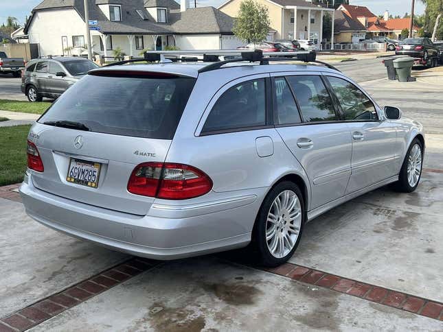 Image for article titled At $5,900, Is This 2009 Mercedes E350 Dressed To Impress?