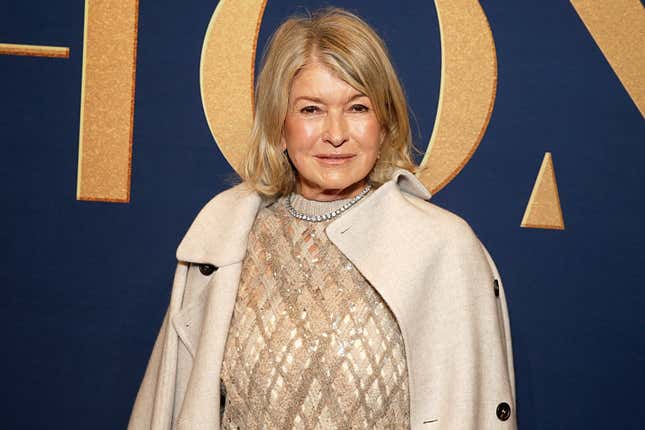 Image for article titled Black Twitter Reacts to Auntie Martha Stewart&#39;s Shady Takedown of Reporter Who Called Her a &#39;Beeyatch&#39;