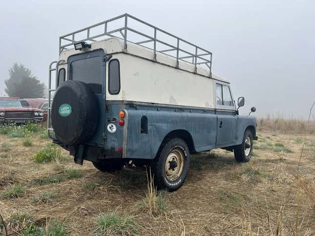 Image for article titled At $13,500, Would You Rove The Land In This 1981 Land Rover 109?