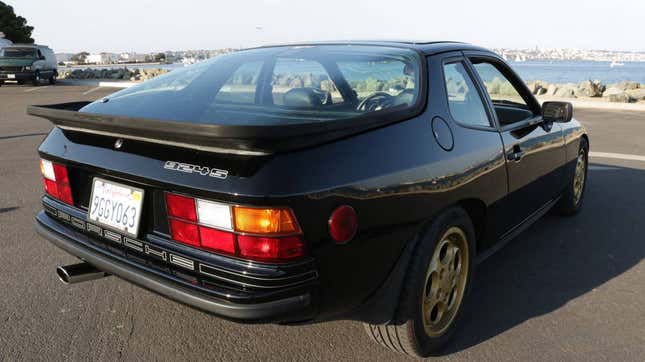 Image for article titled At $15,500, Will This Cosmetically Restored 1987 Porsche 924S Clean Up?