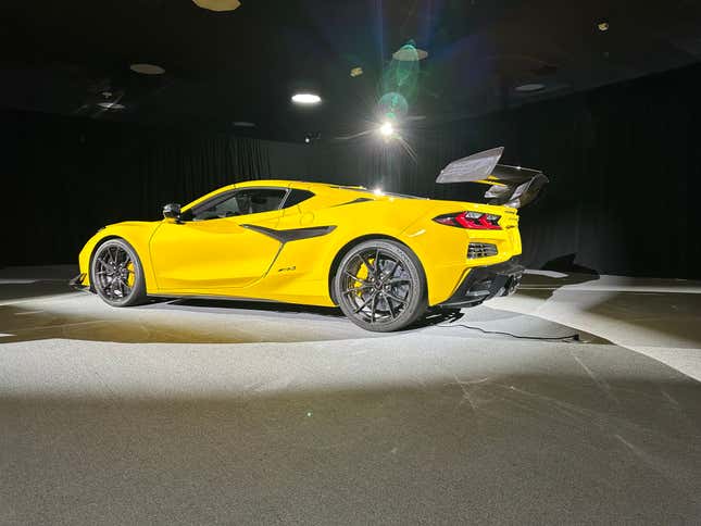 Image for article titled 1,064-Horsepower 2025 Chevrolet Corvette ZR1 Is A Shock To The Supercar System