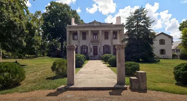 Image for article titled Take a Peek Inside America&#39;s Most Notorious Southern Plantation Mansions