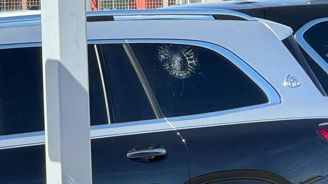 Image for article titled Elly De La Cruz&#39;s foul ball accidentally smashes car window of pitcher throwing to him