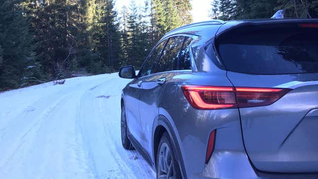 Infiniti QX50 in snow