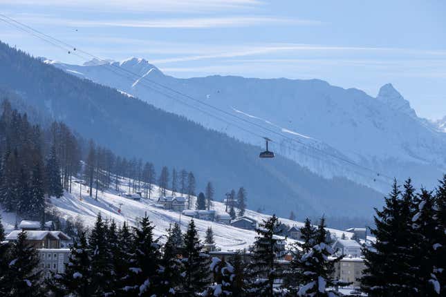 A cable car carries skiers up the Jakobshorn mountain ahead of the WEF.