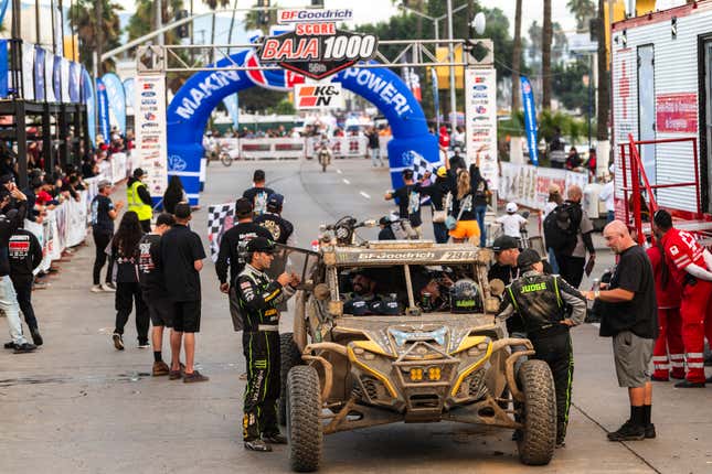 Image for article titled Racers Keep Going Back To The Baja 1000, One Of The Toughest Off-Road Events On Earth