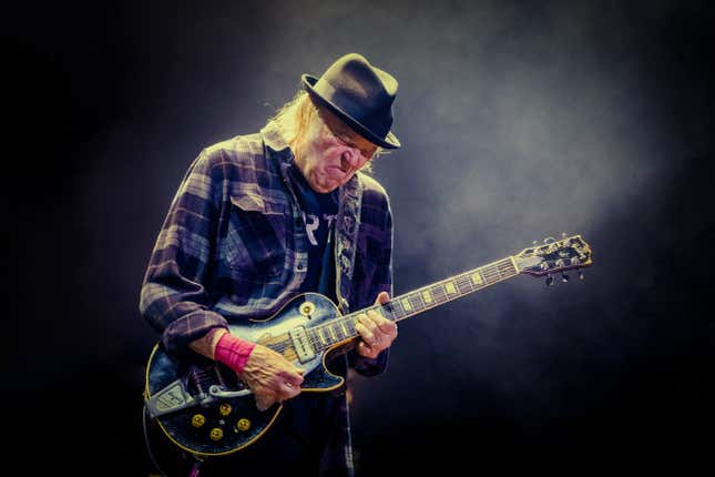 Image for article titled Neil Young Back on Spotify After Joe Rogan Boycott