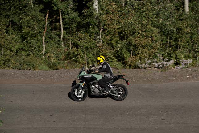 Image for article titled 2023 Zero DSR/X Electric Adventure Bike Silently Conquers All Terrain