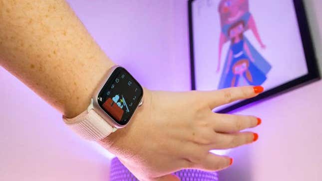 صورة للمقال بعنوان إصلاح مشكلة استنزاف البطارية في Apple WatchOS 10.1 