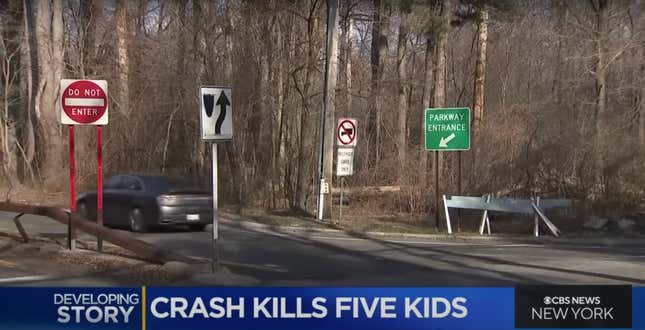 Image for article titled Five Children Dead After 16-Year-Old Driver Crashes Into Tree in Greater NYC