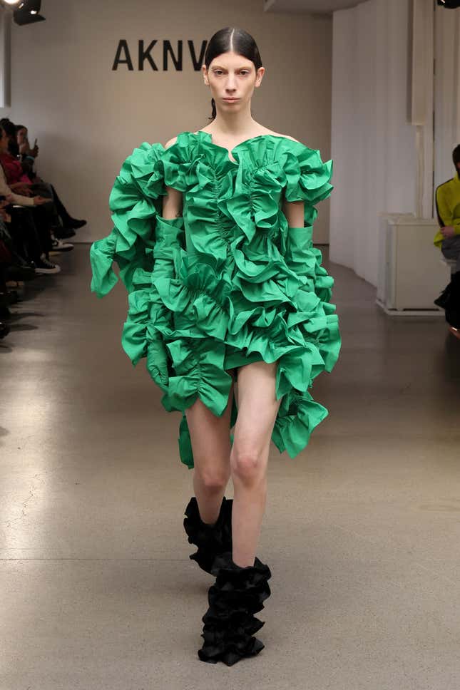 Image for article titled New York Fashion Week 2023: Animals, Insects, and So Many Fucking Flowers