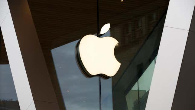 Image for article titled Apple Hires, Gets Rid of Man Who Called Women 'Soft And Weak' and 'Generally Full of Shit' In Racist Bestselling Book