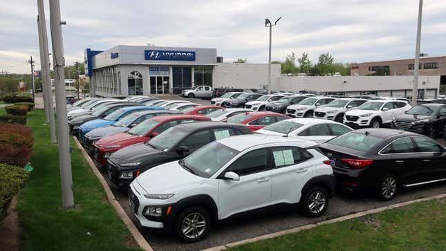 Image for article titled Car Dealerships Are Hoping The Feds Will Make A Move To Help Out With This Year&#39;s Taxes