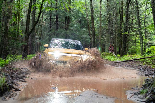 Image for article titled Just a Ton of Photos I Took of the Rivian R1S in the Rainy Catskills