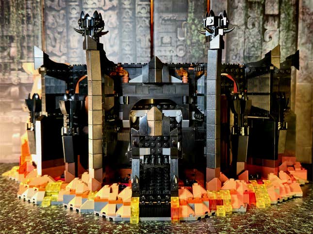 Image for article titled Lego's Lord of the Rings Barad-Dûr Set Is Just About Worthy of a Dark Lord