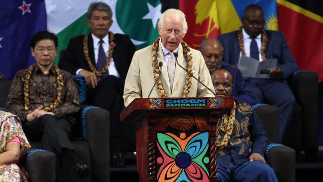 Le roi Charles III de Grande-Bretagne prononce un discours lors de la cérémonie d’ouverture de la réunion des chefs de gouvernement du Commonwealth (CHOGM) à Apia, aux Samoa, le 25 octobre 2024.