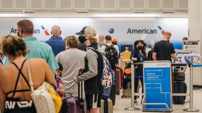 Image for article titled Serious Airline Delays Will Only Get Worse With Climate Change