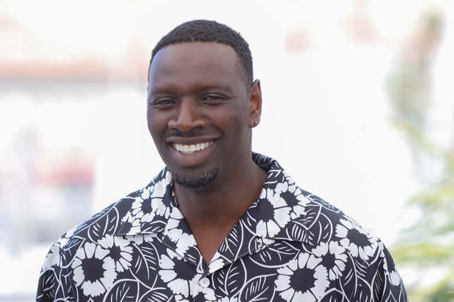 Omar Sy lors du photocall de “Tirailleurs” le 19 mai 2022 à Cannes.