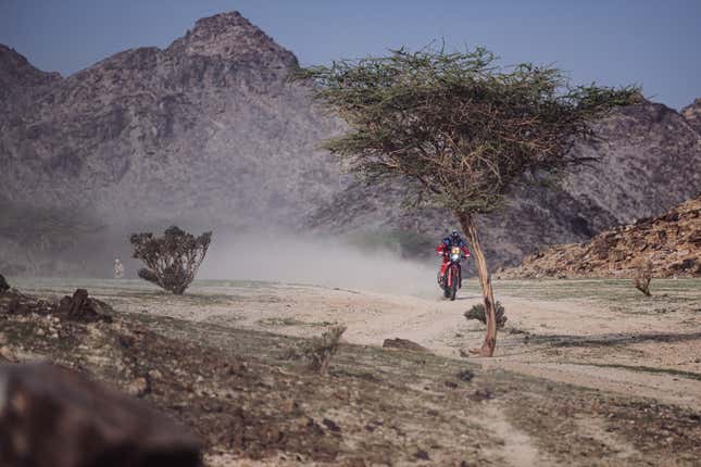 Image for article titled The Harrowing Beauty of the 2023 Dakar Rally