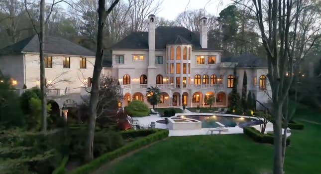 Image for article titled Take a Peek Inside Cardi B&#39;s Impressive Real Estate Portfolio