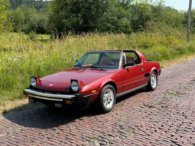 Image for article titled At $12,000, Does This 1980 Fiat X1/9 Prove A Point?