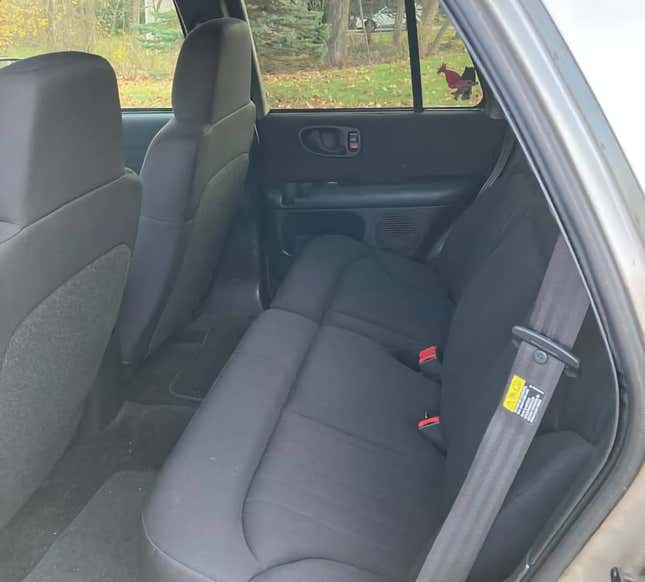 Image for article titled At $5,500, Could You See Blazing Some New Trails In This 2004 Chevy Blazer?