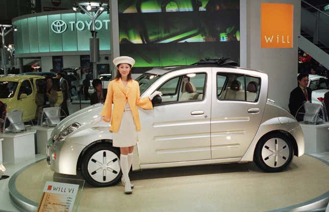 A photo of a silver Toyota WiLL Vi at the 1999 Tokyo Auto Show