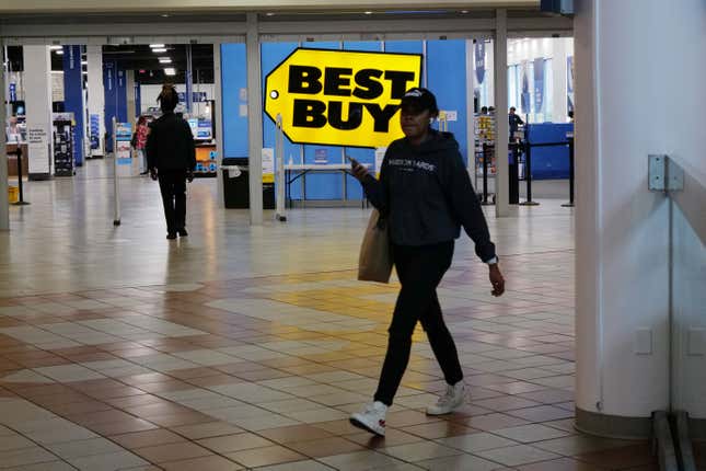 Bild für Artikel mit dem Titel Best Buy -Aktie steigt um 14 %, nachdem Gewinne die Erwartungen übertroffen haben