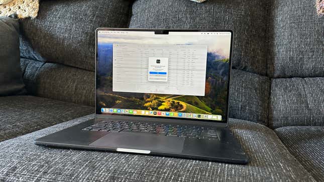 A MacBook Air M3 in black showing a force quit screen 