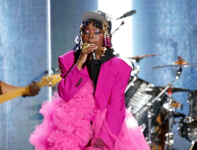 Lauryn Hill Addresses Being Late for Shows