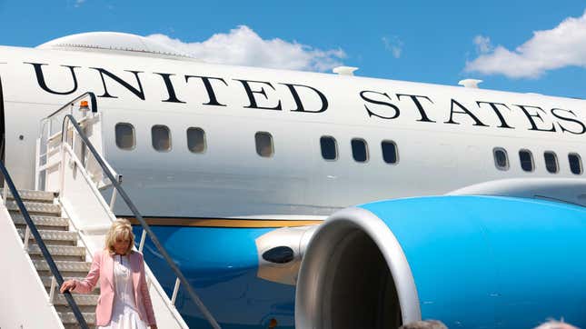 Image for article titled Spotted: First Lady Jill Biden's Mask-Free Face Hours After CDC Announcement