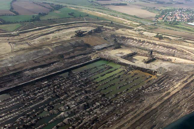 Image for article titled Aerial and satellite photos reveal massive mines scarring the earth’s surface