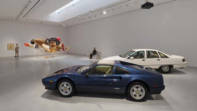 Ein Foto aus der Ausstellung Inside Jason Rhoades. DRIVE II bei Hauser & Wirth in New York