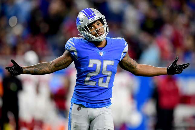  Will Harris #25 of the Detroit Lions reacts after an incomplete pass by the Arizona Cardinals in the fourth quarter at Ford Field on December 19, 2021 in Detroit, Michigan.