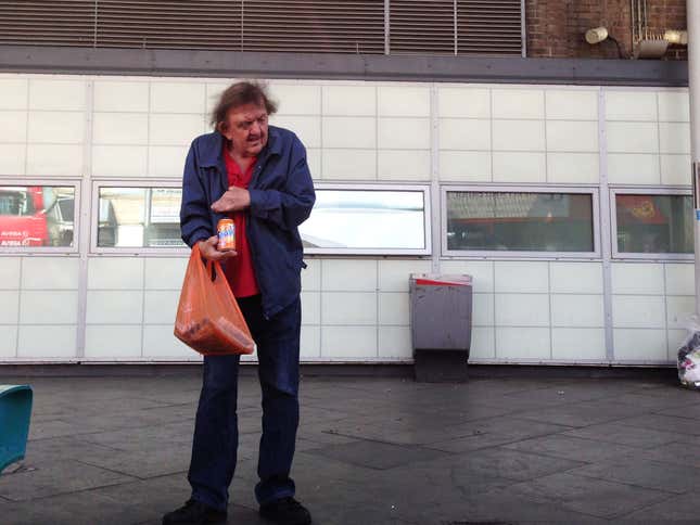Image for article titled A street photographer’s poignant snapshots capture the humans of London