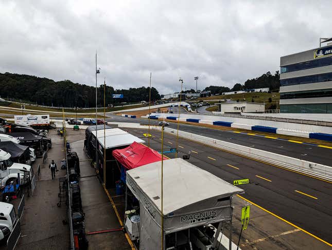 Imagen para el artículo titulado Detrás de escena del Petit Le Mans de IMSA con Gradient Racing