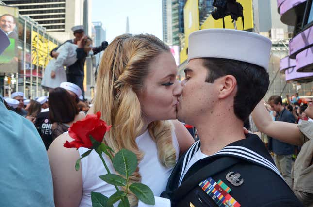 Samantha and Louis Velarde from California kiss at Times Square in New  York, USA, 14 August 2015. Two hundred couples kissed simultaneously at Times  Square to re-enact a famous photo, taken by Alfred Eisenstaedt more than 70 years  ago. 